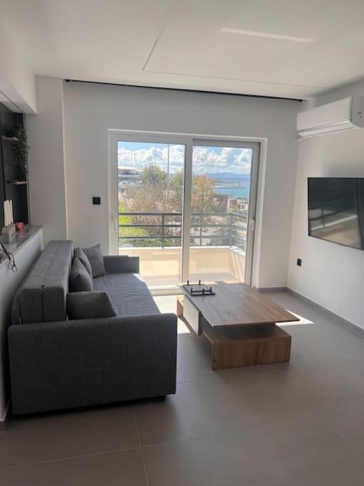 Patras Blue Sea And Sky Deluxe Apartment المظهر الخارجي الصورة